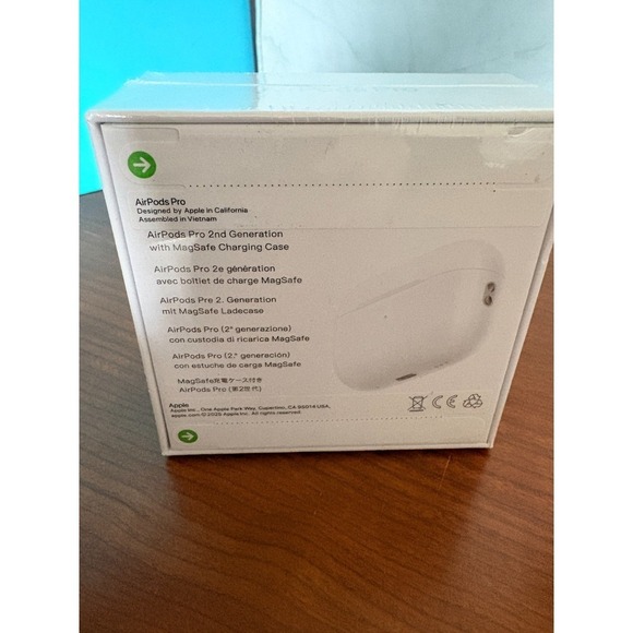 Ear Pods Pro 2nd Generation Apple New - Picture 2 of 3